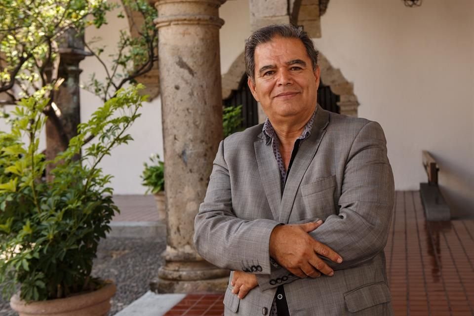 Fiel al estilo que lo ha caracterizado por años, Efraín Franco Frías hará una lectura de su obra, en la Biblioteca Pública del Estado.