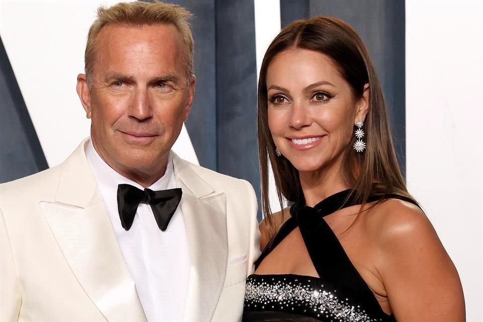 Luego de una larga negociación, un juez determinó que Kevin Costner tendrá que pagar casi 130 mil dólares a su ex esposa por manutención infantil.