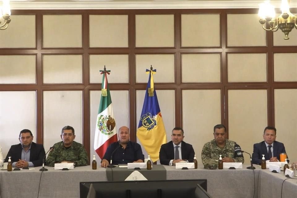 En reunión de seguridad en Casa Jalisco, con la participación de representantes de los tres niveles de Gobierno, Alfaro reiteró que se trata de un hecho sin precedentes.