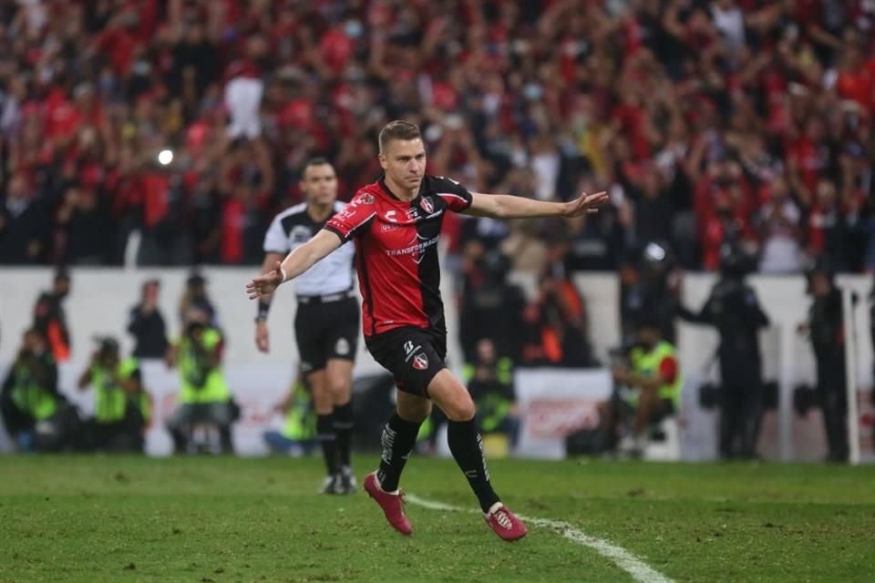 Julio Furch anotó el penal que le dio al Atlas el segundo campeonato de su historia.