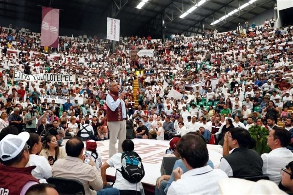 Adán Augusto se reunió en Pachuca con sociedad civil, empresarios y universitarios.