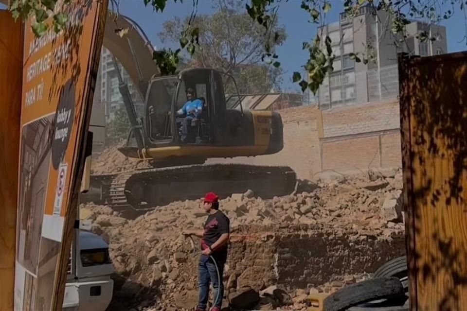 Imágenes de la demolición de la casa en la Calle José Guadalupe Zuno 1953.