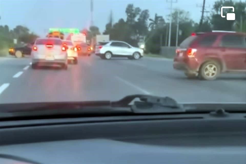 El enfrentamiento armado sorprendió a automovilistas y choferes que circulaban por la carretera Reynosa-Río Bravo.