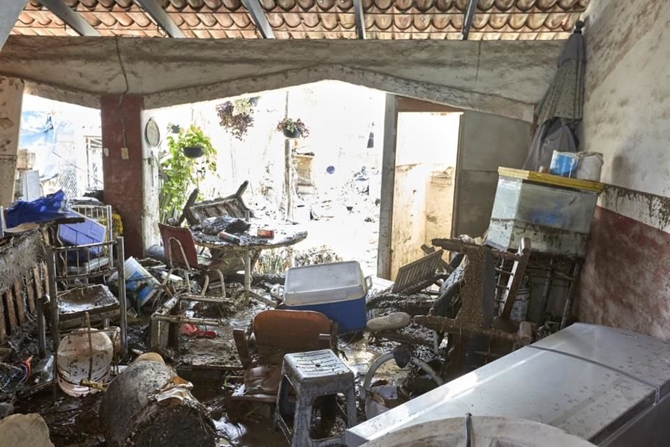 El desbordamiento del Arroyo Seco dejó daños.