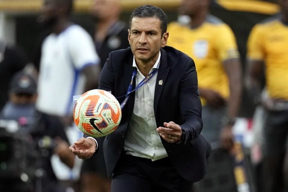 A Jaime Lozano le funcionó el cambio y México se coronó en la Copa Oro.