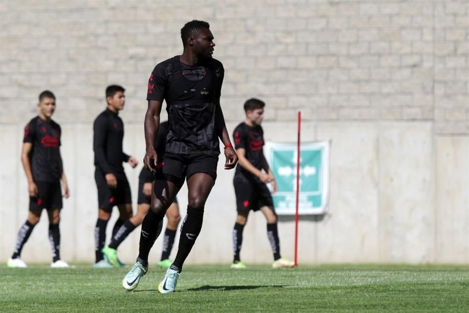 Jordy Caicedo durante el entrenamiento de Atlas en las nuevas instalaciones de la Academia Aga en Nextipac.