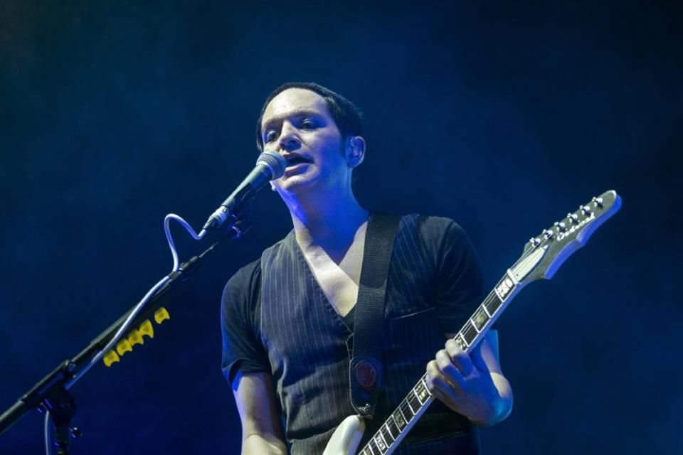 Brian Molko, líder de Placebo, es investigado en Italia por insultar a la ministra Giorgia Meloni en un concierto.