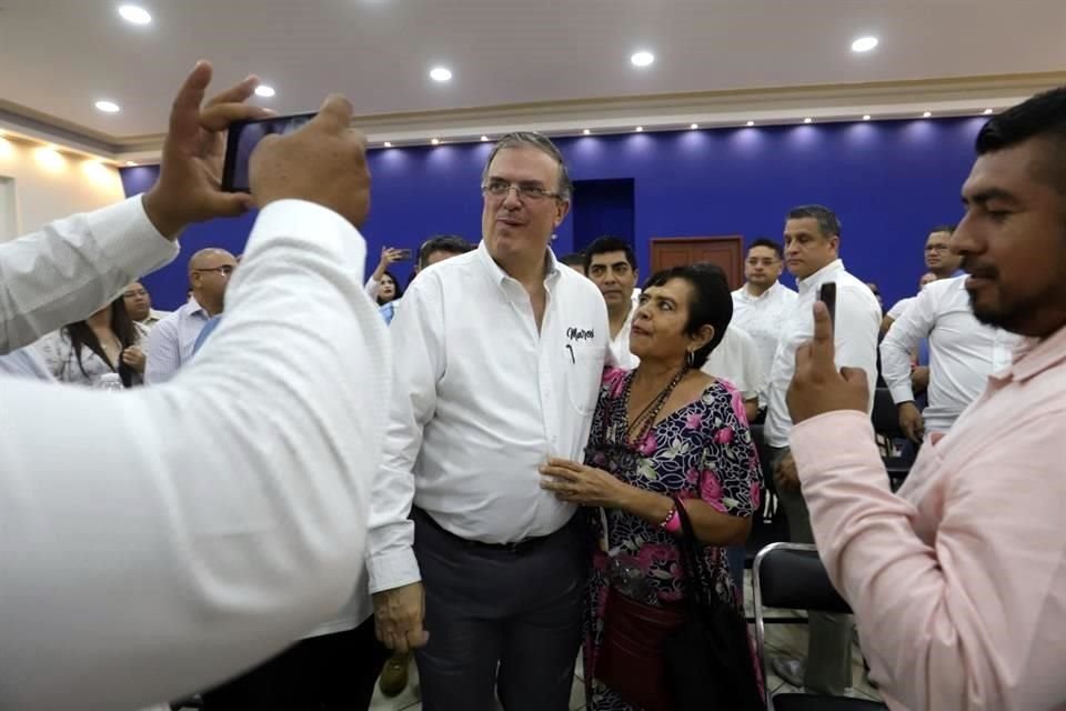 Marcelo Ebrard celebró hoy una asamblea informativa en la Ciudad de Guadalajara, donde presentó su Plan Ángel contra la inseguridad.