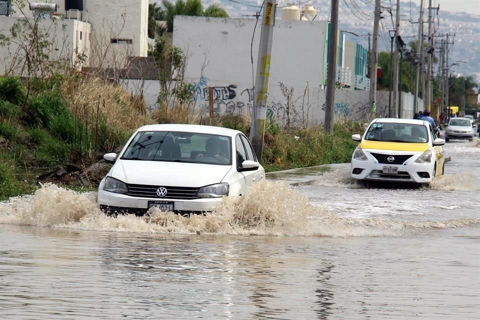 A pesar de que se registraron encharcamientos e inundaciones, ningún Ayuntamiento reportó daños en viviendas.