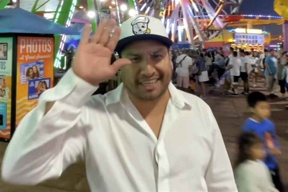 Julión Álvarez compartió un video en redes sociales desde Santa Mónica, California.