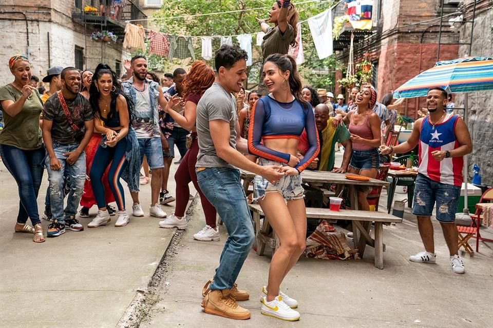 La actriz mexicana Melissa Barrera protagoniza la cinta In the Heights.