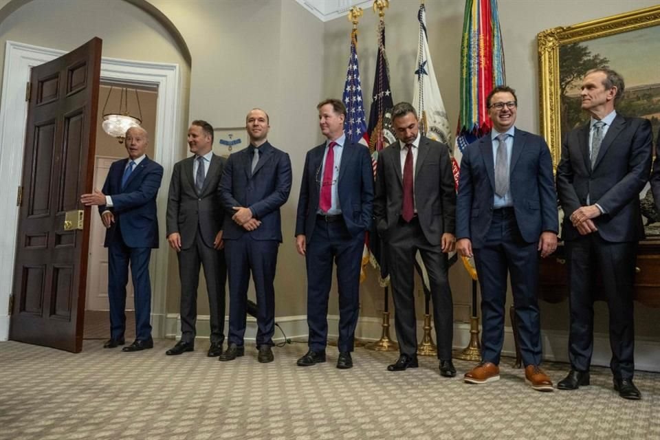 Joe Biden se reunió con Adam Selipsky, de Amazon Web Services; Greg Brockman, de OpenAI; Nick Clegg, de Meta; Mustafa Suleyman, de Inflection AI; Dario Amodei, de Anthropic; y Kent Walker, de Google.