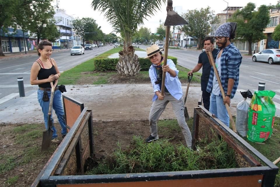 Varias personas fueron detenidas el pasado 15 de julio por hacer trabajo de agricultura en el camellón de Avenida Federalismo.