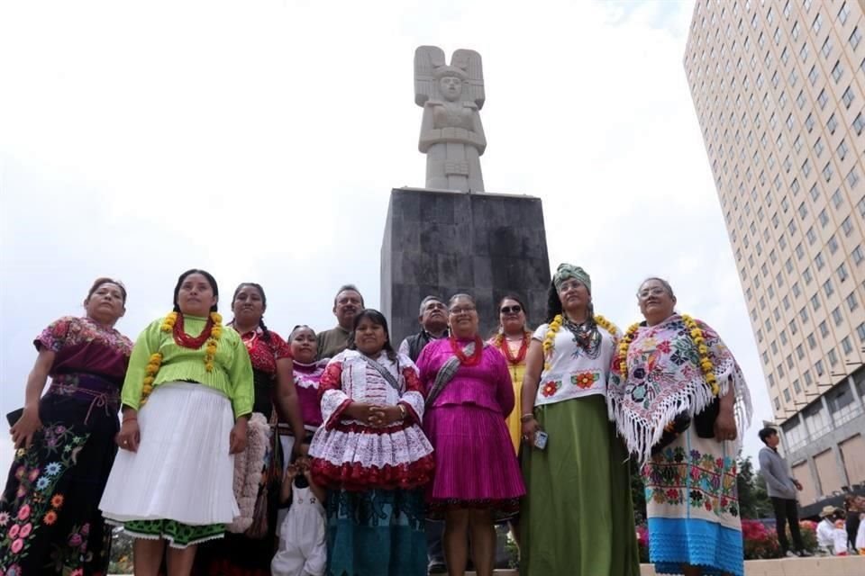 Al evento acudieron mujeres que dijeron ser parte de grupos indígenas de la Ciudad.