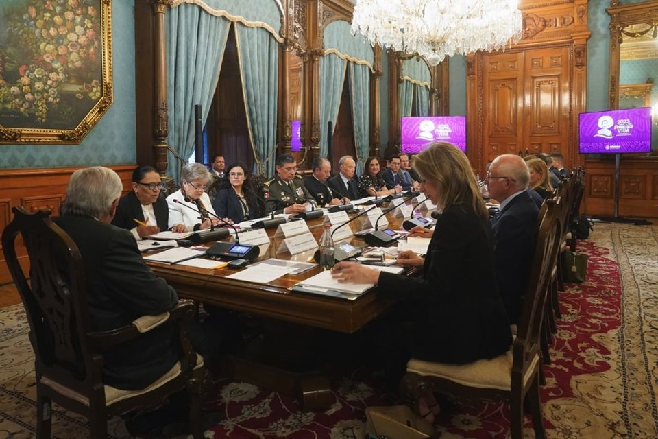 Tras casi 3 horas de reunión, AMLO calificó encuentro con Elizabeth Sherwood-Randall, asesora de Seguridad Nacional de Casa Blanca, como productivo.