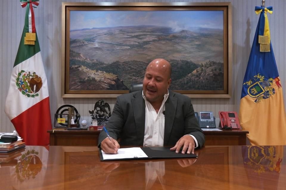 El Gobernador Enrique Alfaro firmó la promulgación de la reforma constitucional que dotará de presupuesto generoso al Poder Judicial.