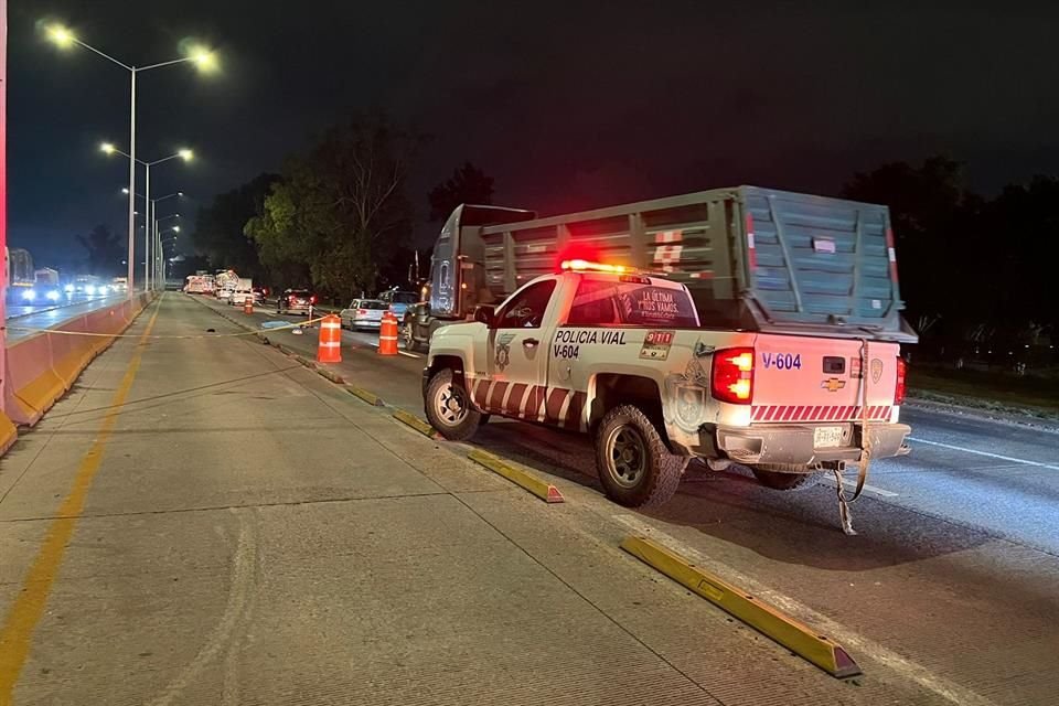 Un hombre de aproximadamente 25 años fue atropellado y murió durante la madrugada en Tlaquepaque.
