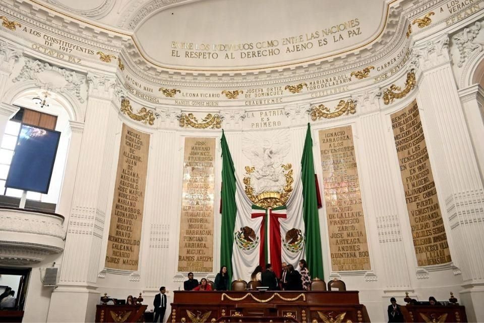 'La razón por la que pedimos un parlamento abierto es para que al Congreso le quede claro las irregularidades que ha habido', expuso la representante de la organización vecinal, Josefina Mac Gregor. 