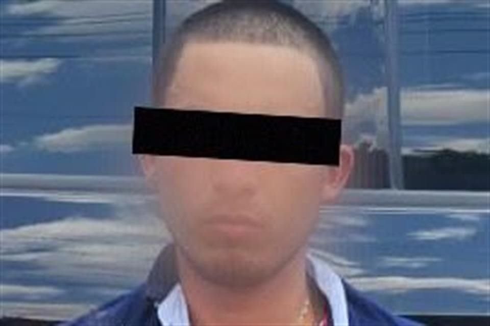 Juan Antonio 'S', detenido el viernes en Lagos de Moreno por robo de un vehículo a mano armada, contaba con ficha de desaparición en Colima.