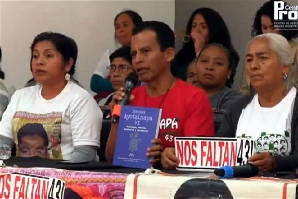 Padres de los normalistas de Ayotzinapa lamentaron la salida del caso de especialistas del GIEI.