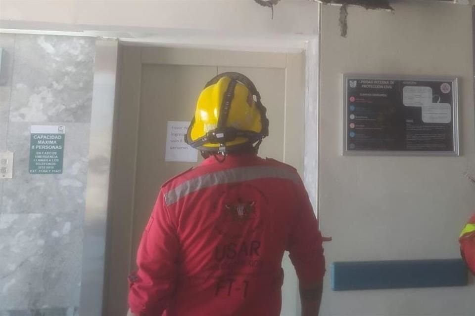 El elevador de Hospital General 46 de IMSS volvió a fallar con ocho personas a bordo, que fueron rescatados.