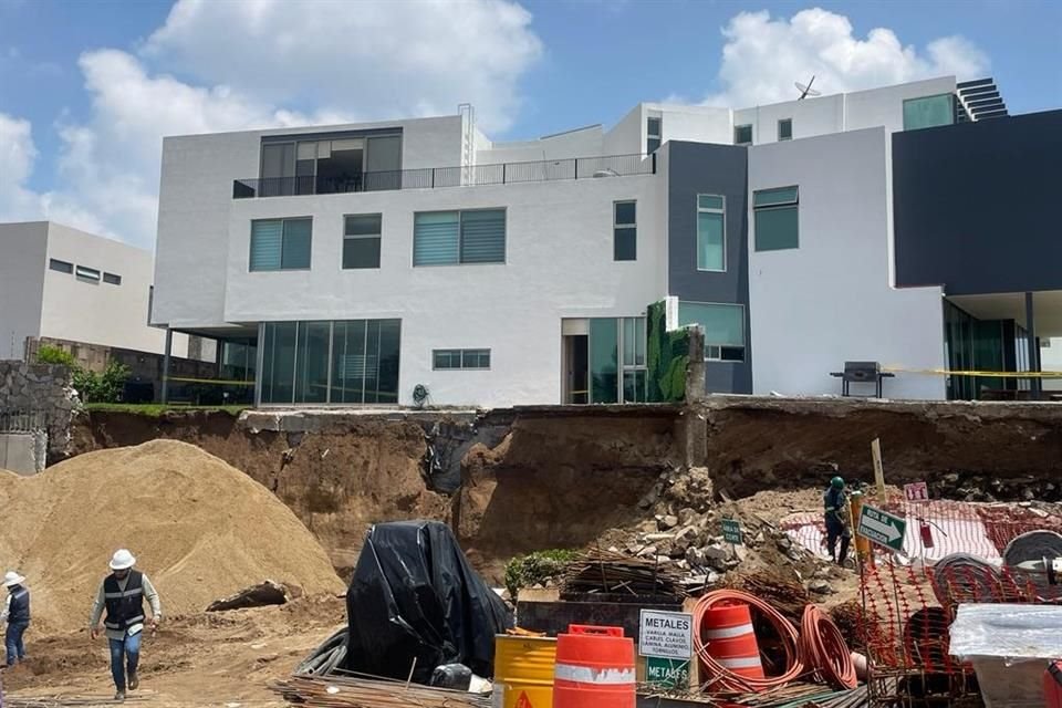 En el sitio se realizan trabajos de reparación de los daños.