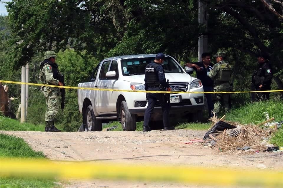 Un cadáver fue encontrado en un predio ubicado en calles de la Colonia Lomas del Refugio; autoridades indagarán las causas de muerte.