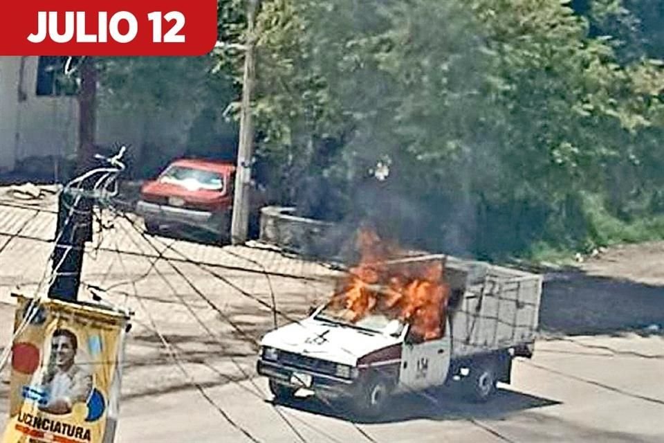 El conductor de una camioneta de transporte público es asesinado y el vehículo es incendiado en Tixtla.