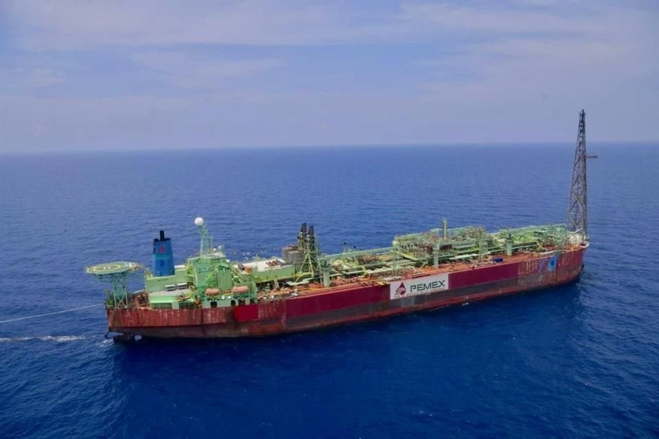 La unidad flotante Yúum K'ak' Náab en el Golfo de México fue cerrada el domingo.