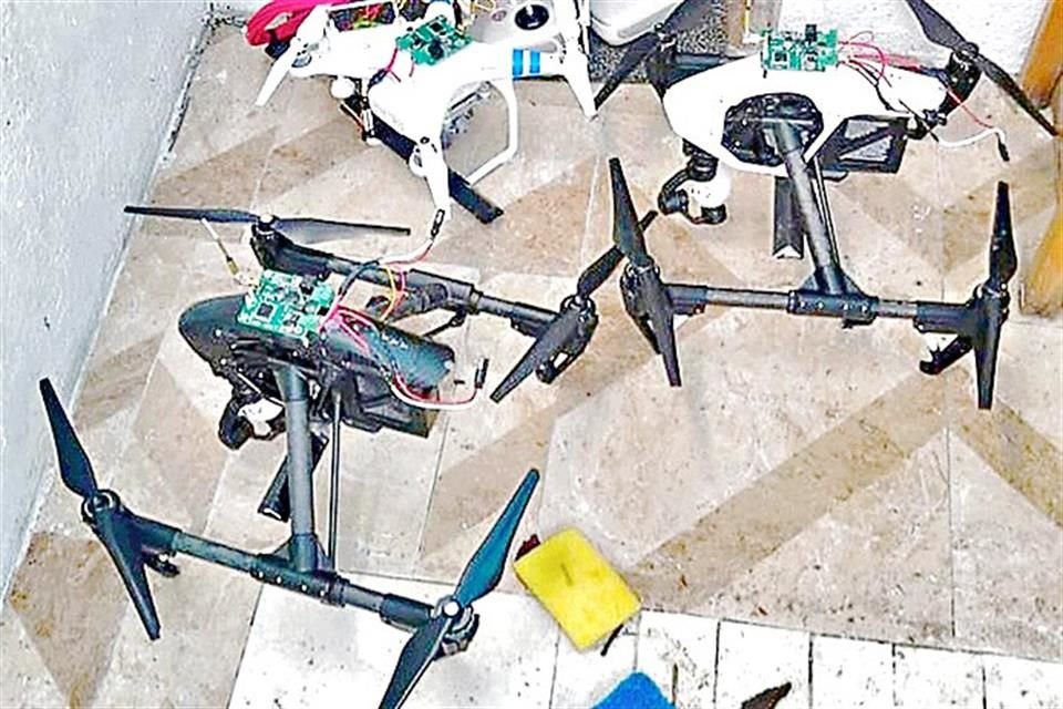 Tribunal absolvió a un joven que fue acusado de manufacturar drones con explosivos para el Cártel de Santa Rosa de Lima y el CJNG.