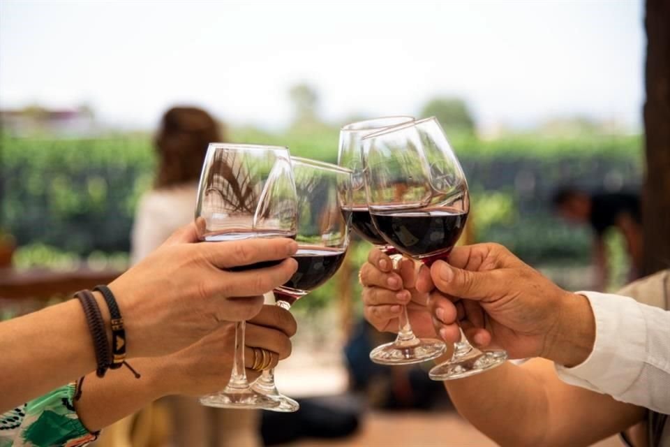 24 bodegas, vinícolas y viñedos participarán en el evento.