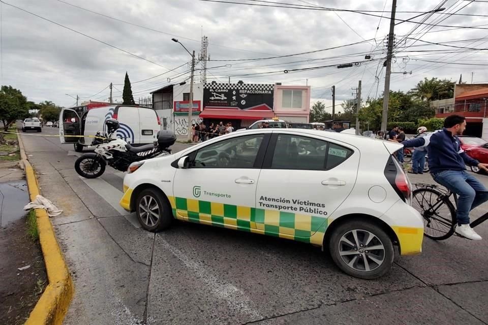 Testigos señalan que la falta de orden en la circulación por los semáforos descompuestos fue la causante del accidente.
