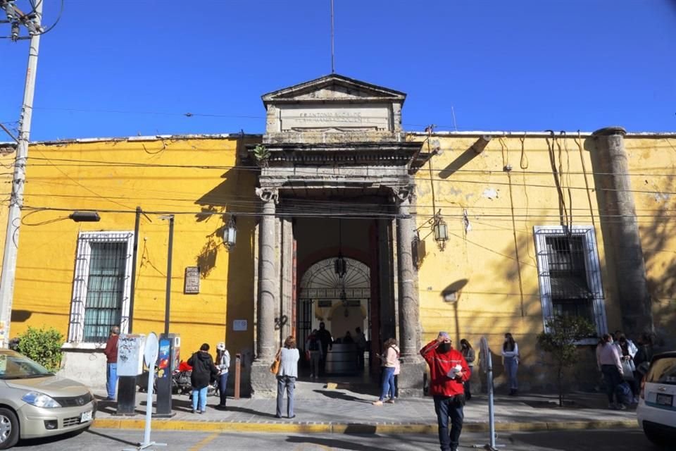 La revisión aplicó a las unidades Antiguo Hospital Civil Fray Antonio Alcalde (foto) y el Nuevo Hospital Civil Juan I. Menchaca