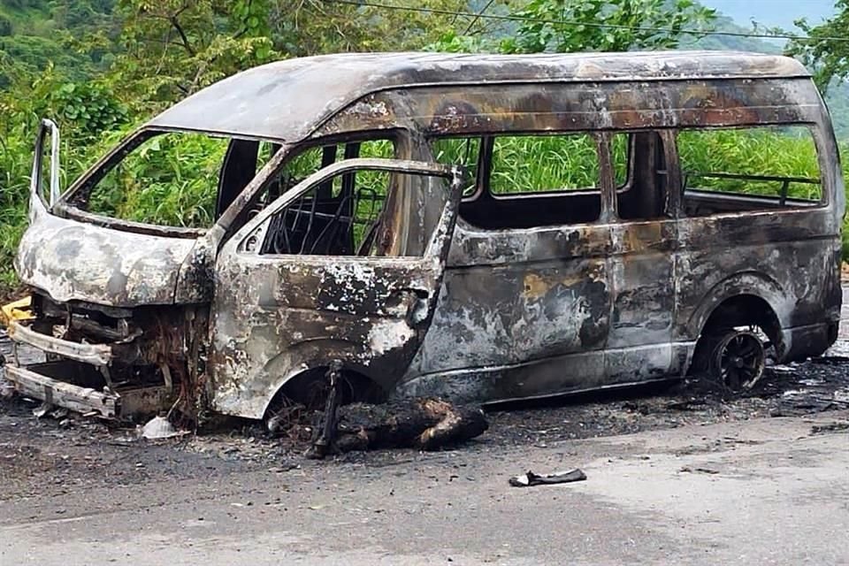 Suman 13 choferes de taxis y camionetas de transporte público asesinados desde julio pasado.