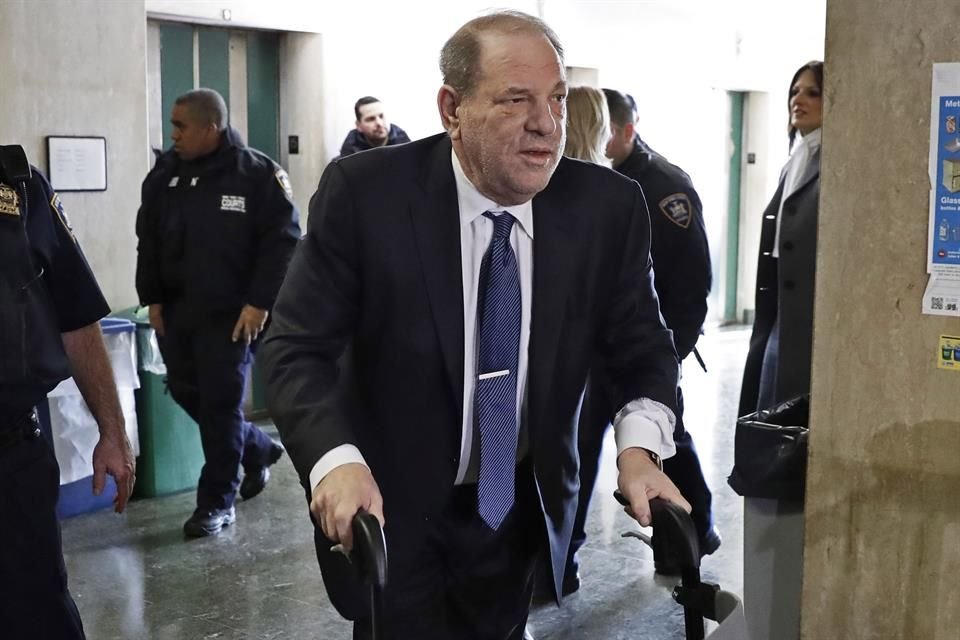 Harvey Weinstein será extraditado a California , donde enfrenta cargos adicionales por violencia sexual.