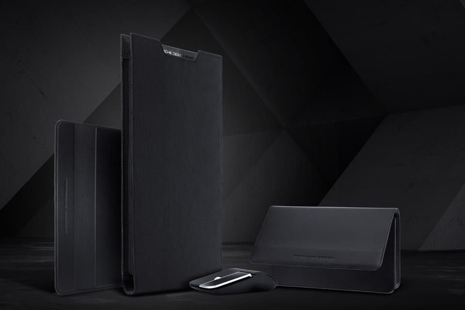 La versión más equipada de Porsche Design Acer Book RS incluirá un kit de viaje y el Porsche Design Acer Mouse RS.