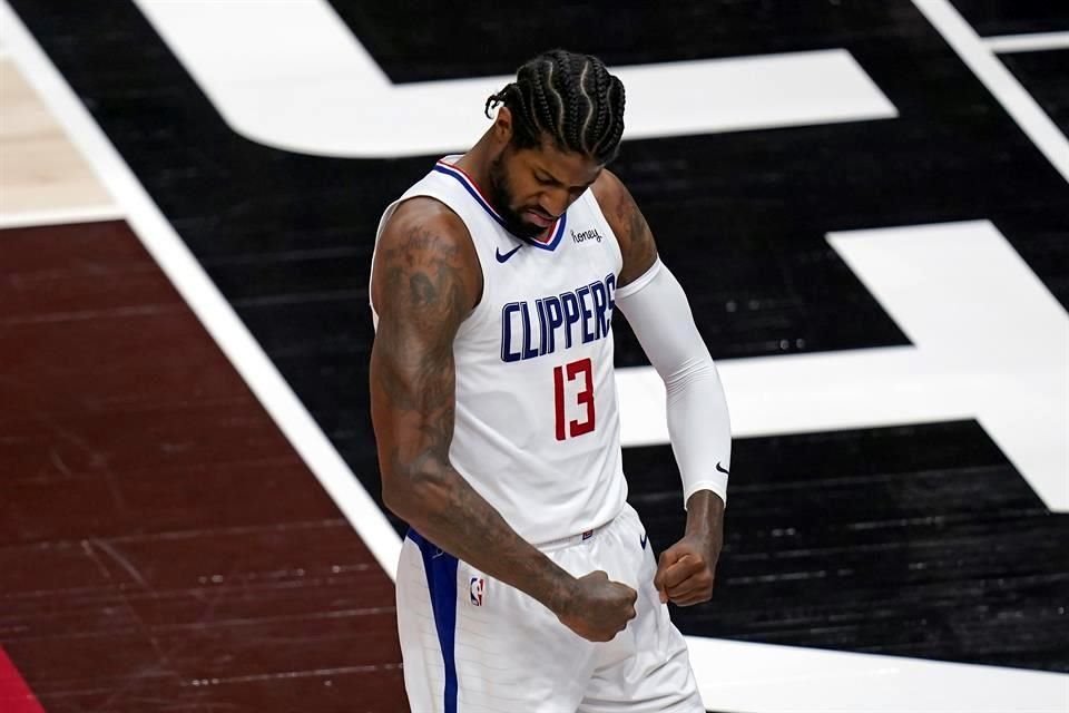 Paul George sacó la cara por los Clippers.