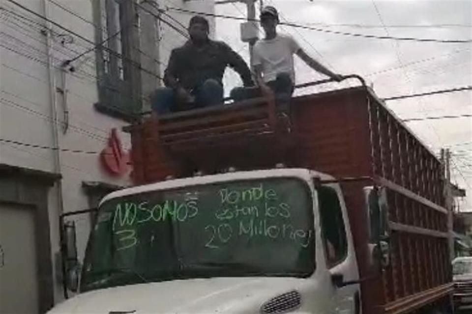 Introductores se manifiestan en Tonalá para exigir a la autoridad abrir una mesa de diálogo y negociación a fin de que reabran el rastro.
