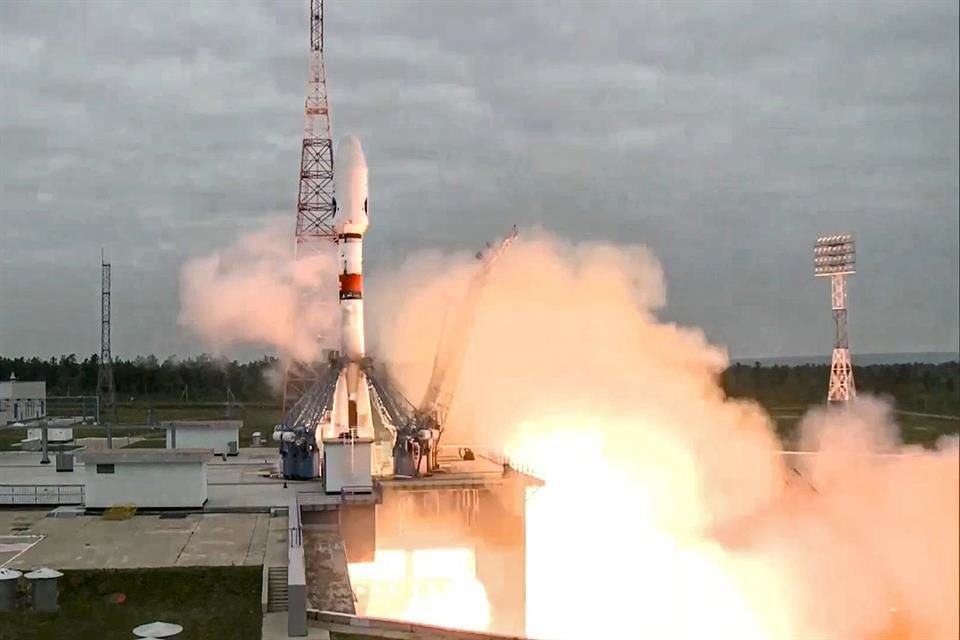 El cohete Soyuz-2.1b despega en el Cosmódromo de Vostochny, en Rusia.