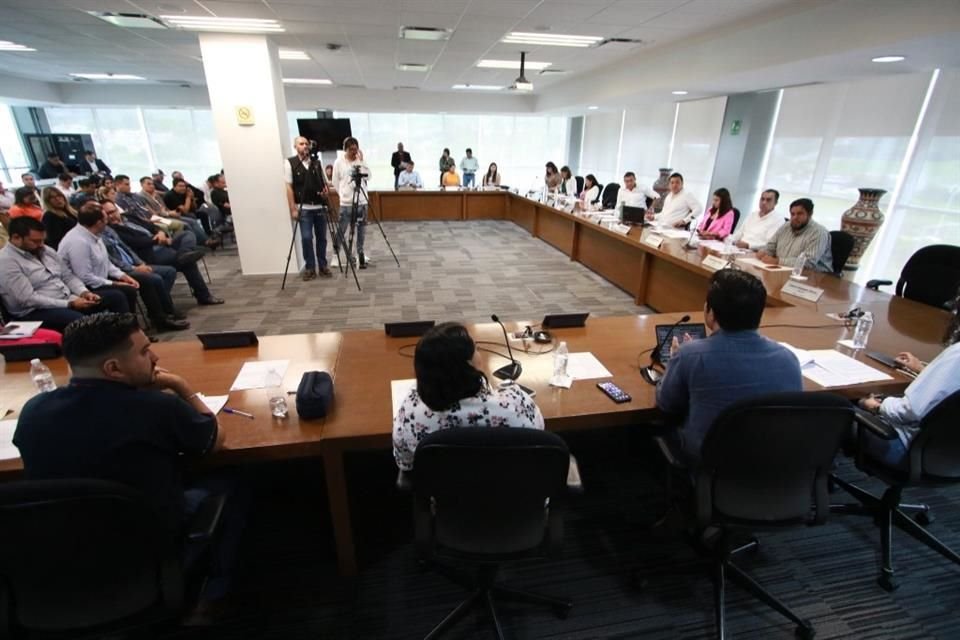 El Ayuntamiento de Tlajomulco pretende enajenar para uso privado predios municipales con alto valor económico; la iniciativa pasó, con votos en contra de Morena.