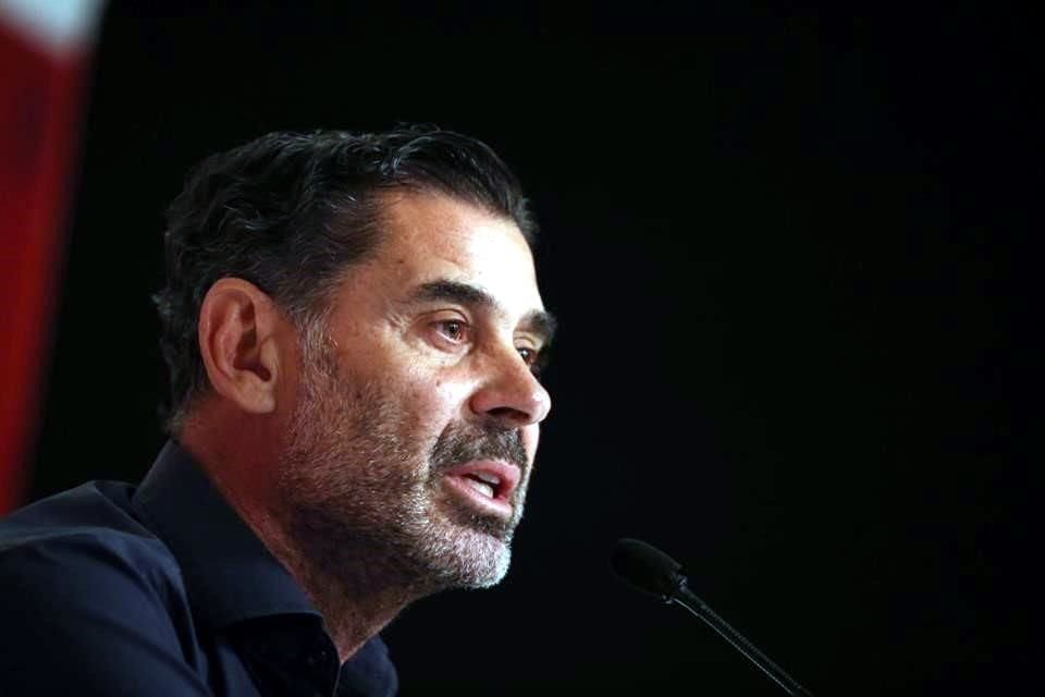 Fernando Hierro anuncia la contratación de StatsBomb como proveedor de estadísticas para Chivas.