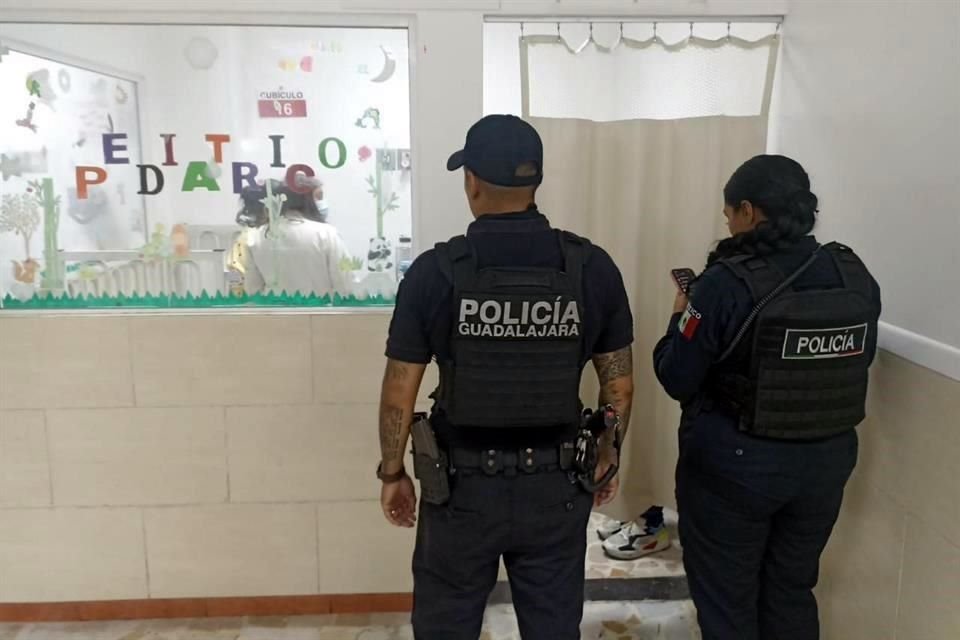 La bebé y su mamá fueron trasladadas a la Cruz Roja ubicada en el Parque Morelos para su mejor atención.