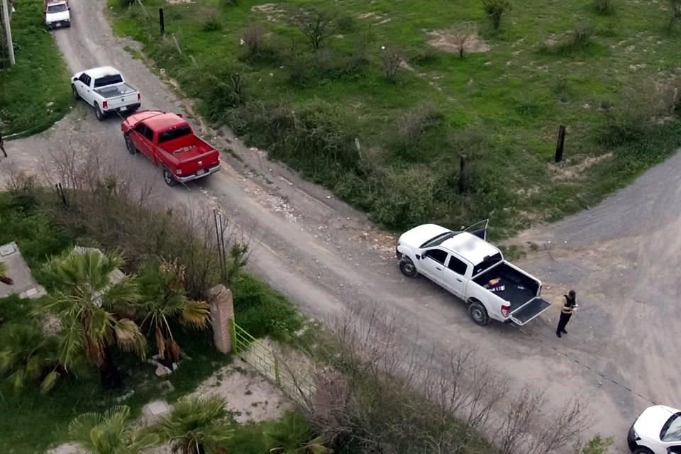 Hace unas horas antes la Fiscalía informó que se cateó una casa en la Colonia Orilla del Agua, en donde tuvieron cautivos a los cinco jóvenes; ahí hallaron ropa y sangre.