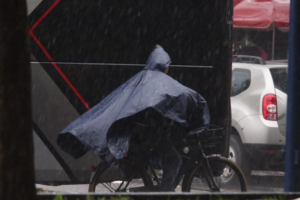 Esta tarde hay alerta por la presencia de tormenta eléctrica y la caída de granizo.