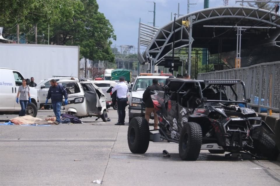 El choque entre el mototaxi y el RZR ocurrió justo a la altura de la estación Isla Raza de la L1 del Tren Ligero.