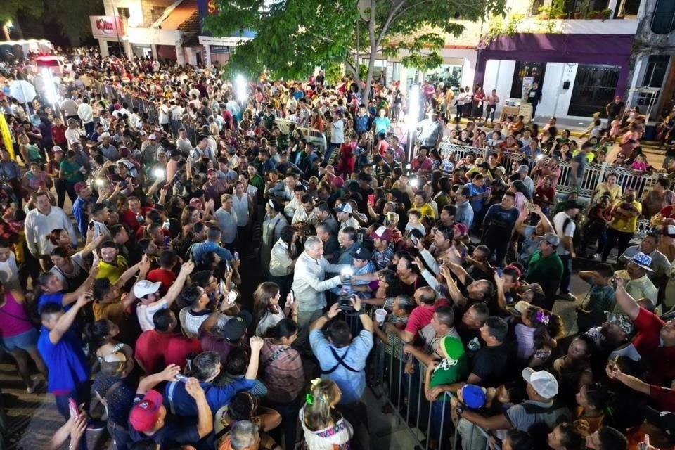 Asamblea de Adán Augusto López en Macuspana.