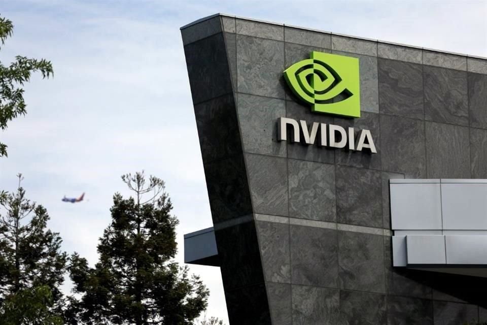 Nvidia registra un aumento en el precio de su acción del 235% durante el 2023 hasta ayer. 