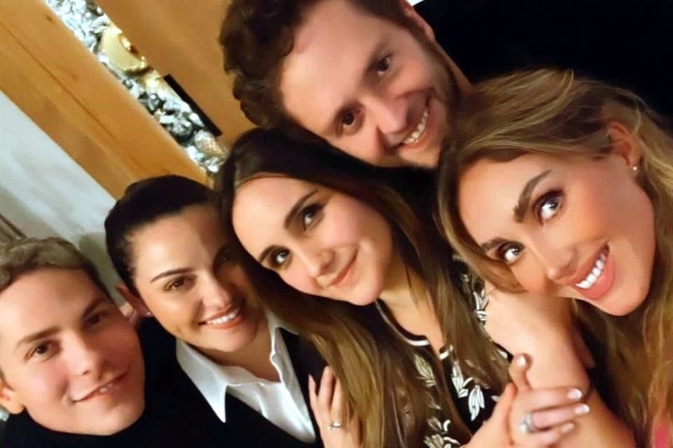 Anahí, Christopher Uckermann, Christian Chávez, Maite Perroni y Dulce María regresan a los escenarios sin la presencia de Alfonso Herrera.