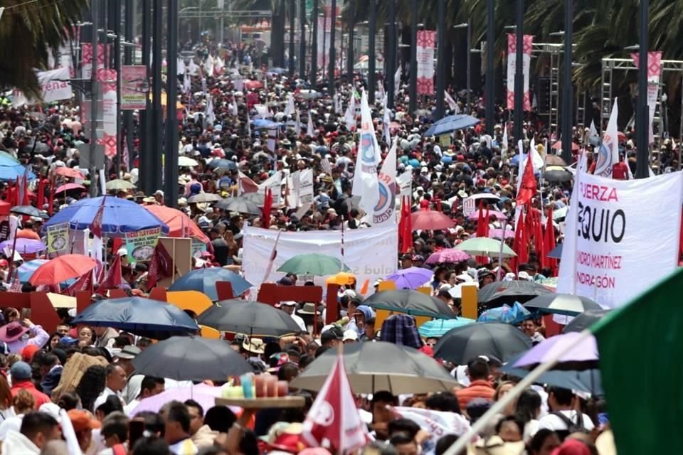 VeSimpatizantes de Claudia Sheinbaum, aspirante a coordinar a nivel nacional los comités de defensa de la cuarta transformación.