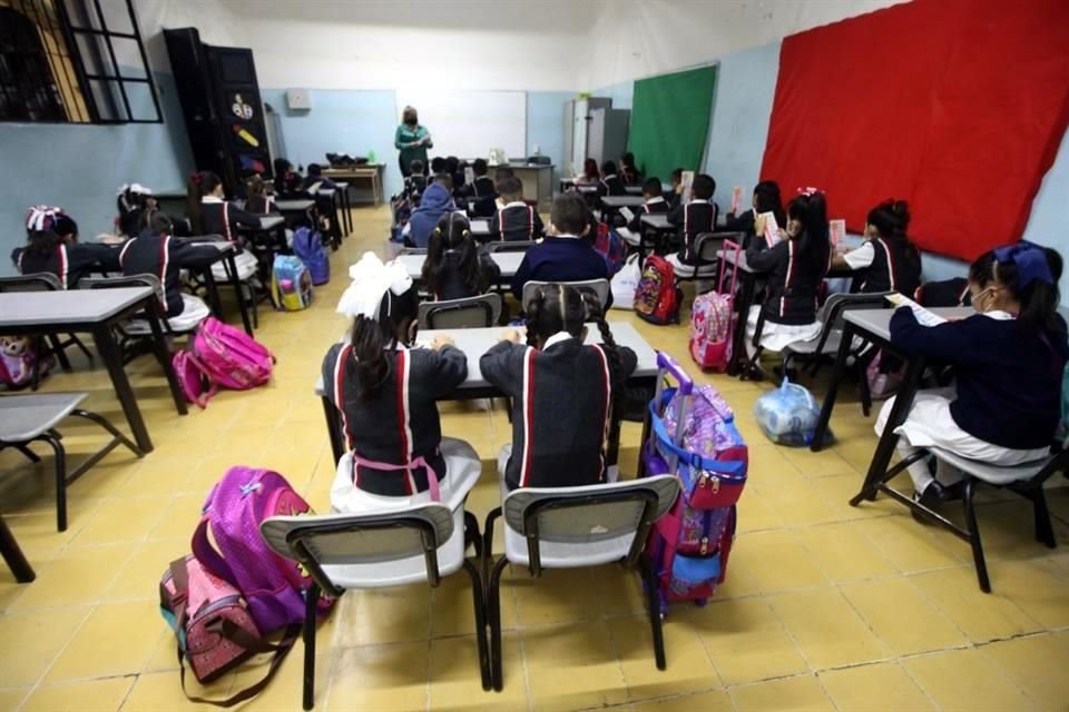 Ante la polémica de los libros de texto, se utilizarán los recursos de Recrea Digital para el inicio del ciclo escolar 2023 - 2024 en Jalisco.